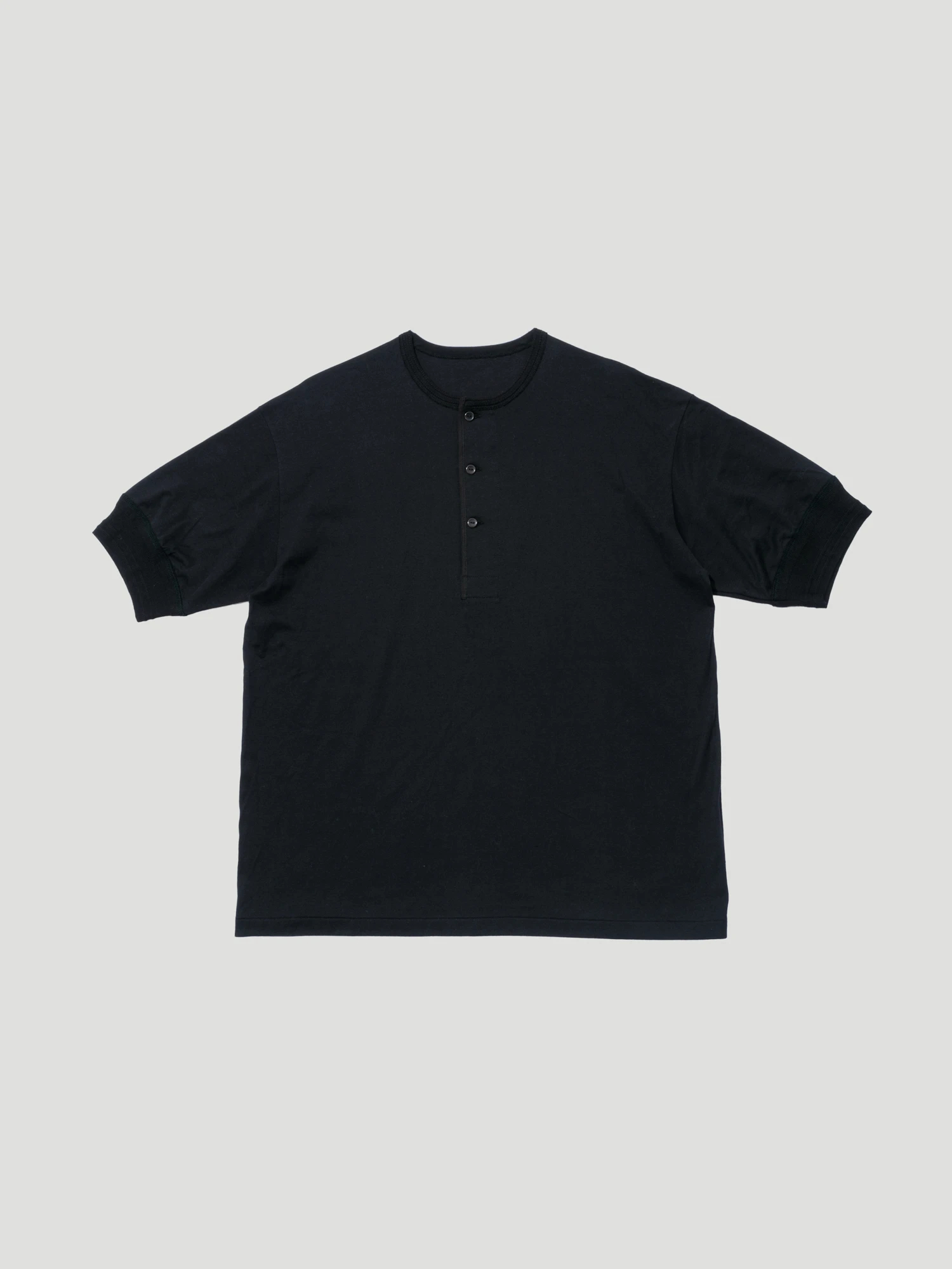 Suvin Supima Tube Henleyneck Tee Light | CUTSEW | KAPTAIN